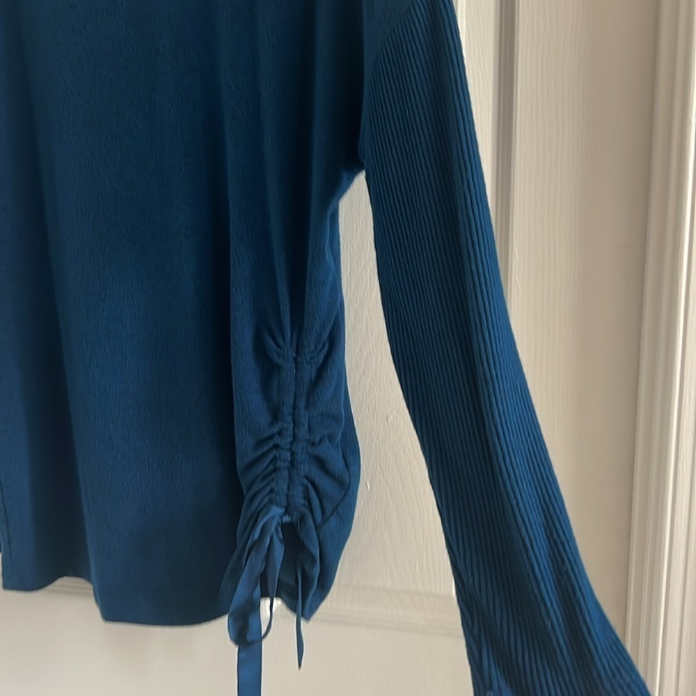 WHBM TIE-HEM PULLOVER. Blue. Slightly oversized. EUC. Size Medium. - Picture 5 of 9